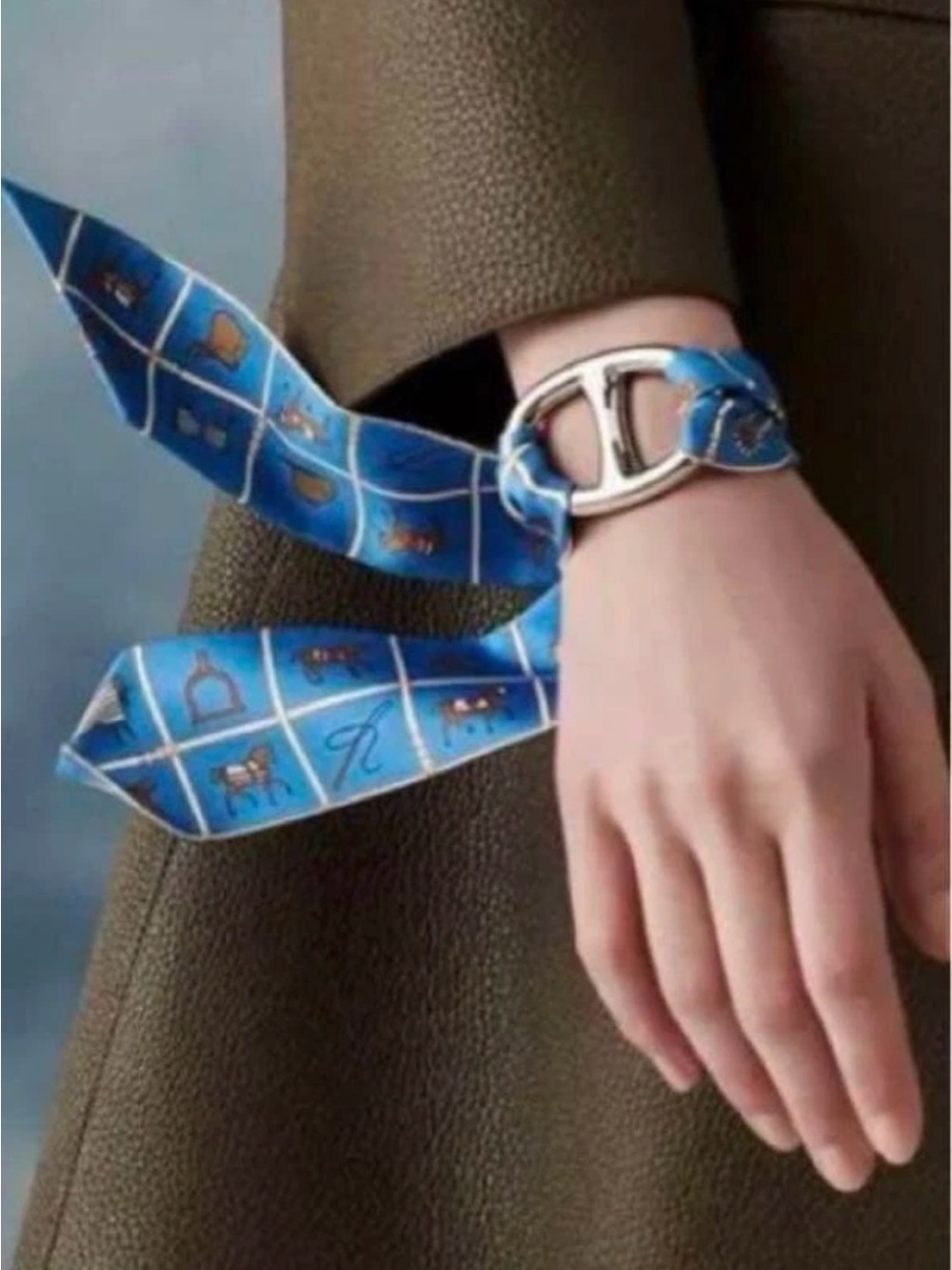 Hermès Scarf Ring Chaine d'Ancre w/ Box Metallic Blue SOLD OUT Rare - Picture 8 of 8